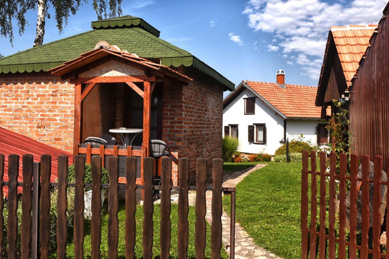 Вилла Etno Selo Moj Zavicaj Горни-Милановац Экстерьер фото